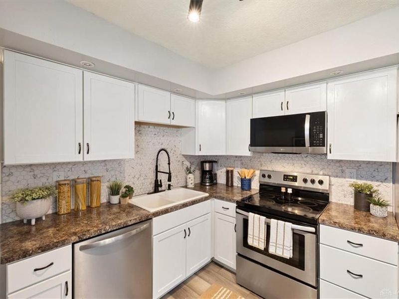 7100 Chatlake Drive, Dayton, OH 45424 Photo 12