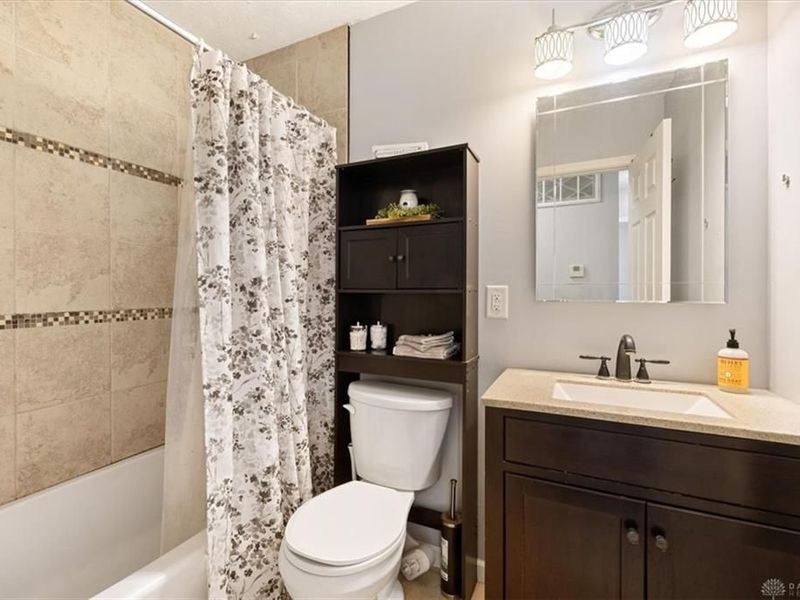 7100 Chatlake Drive, Dayton, OH 45424 Photo 23