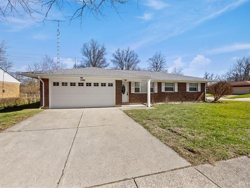 7100 Chatlake Drive, Dayton, OH 45424 Photo 3