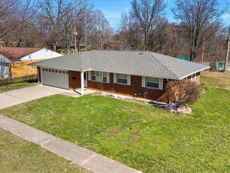 7100 Chatlake Drive, Dayton, OH 45424 Photo 4