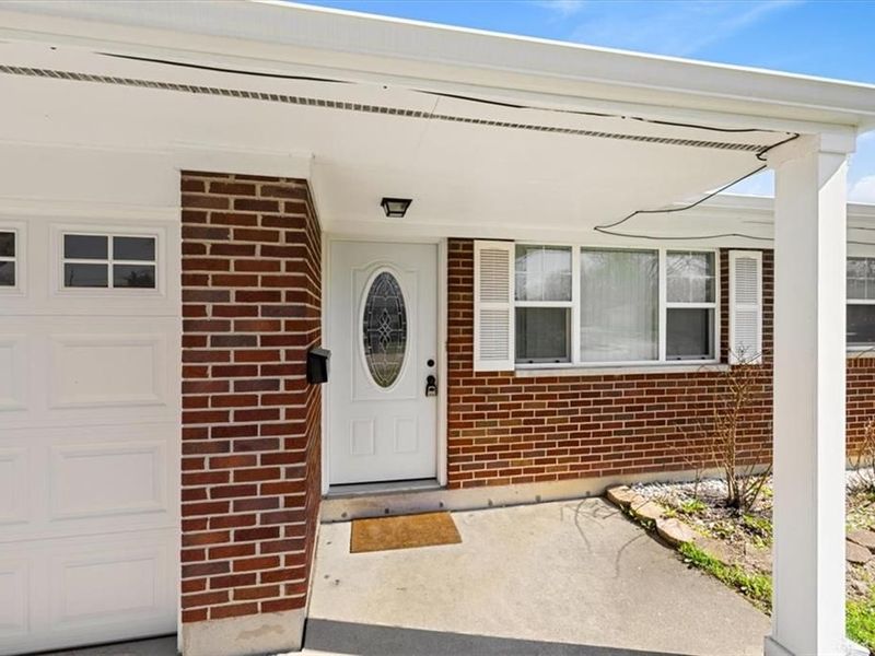 7100 Chatlake Drive, Dayton, OH 45424 Photo 6