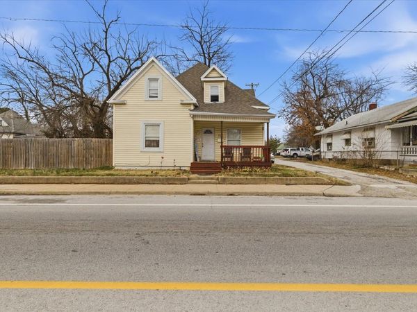 715 E Division Street, Springfield, MO 65803