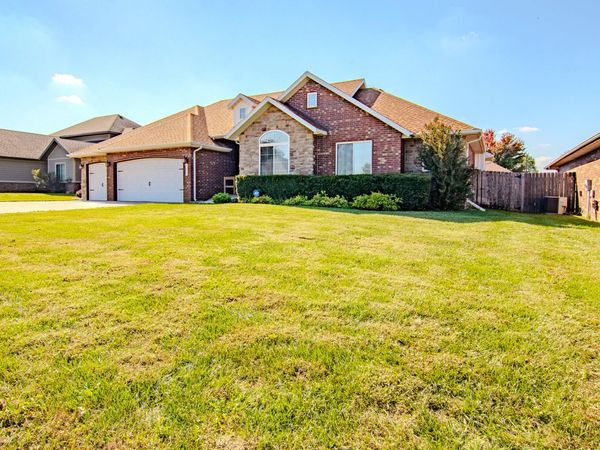 1515 S Natchez Road, Republic, MO 65738