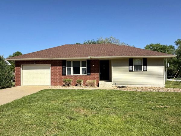 1409 S Schrock Street, El Dorado Springs, MO 64744
