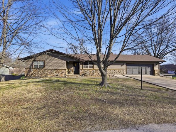 402 Gooch Road, Neosho, MO 64850