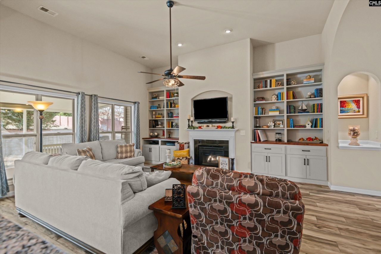 69 Saughtree Lane Photo 10