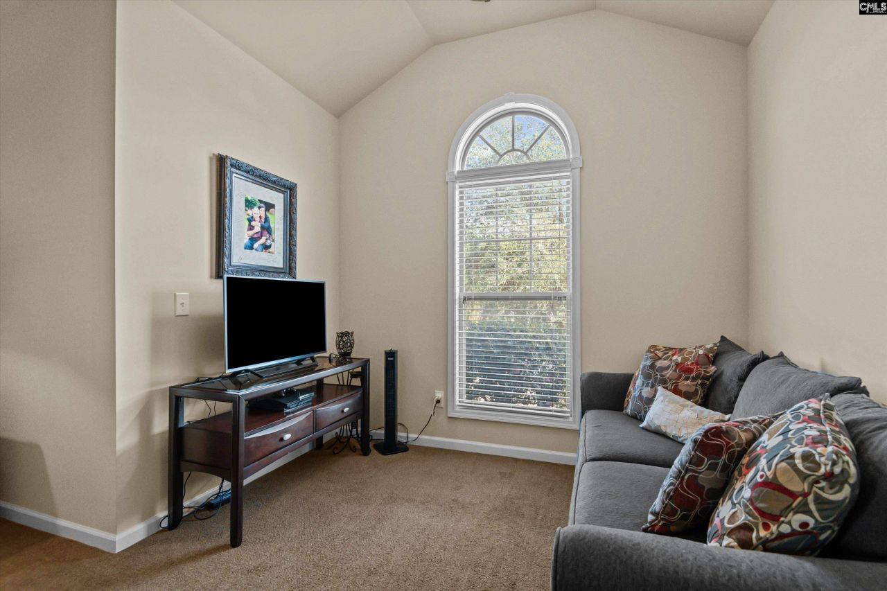 69 Saughtree Lane Photo 24