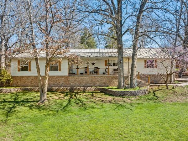 9570 Lakewoods Drive, Rogers, AR 72756