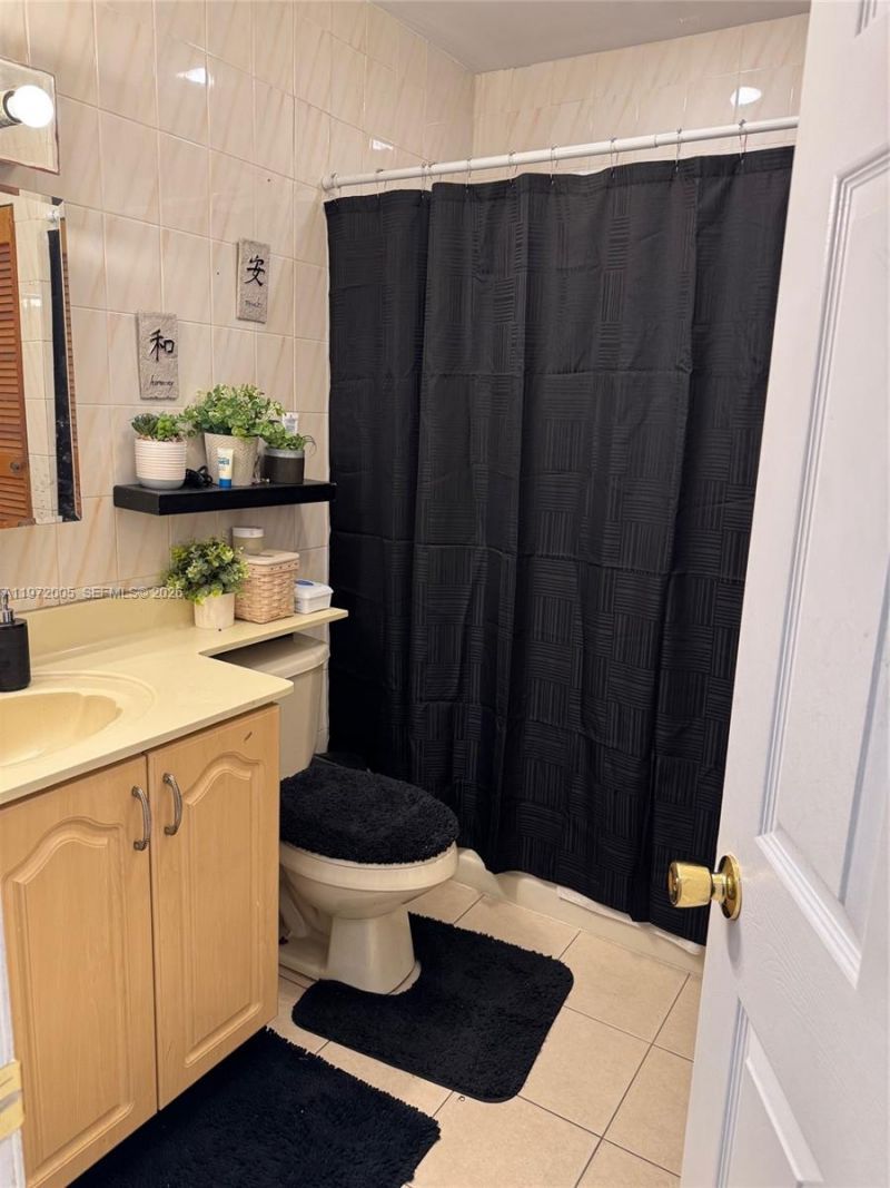 952 E 19th St , Hialeah, FL 33013 Photo