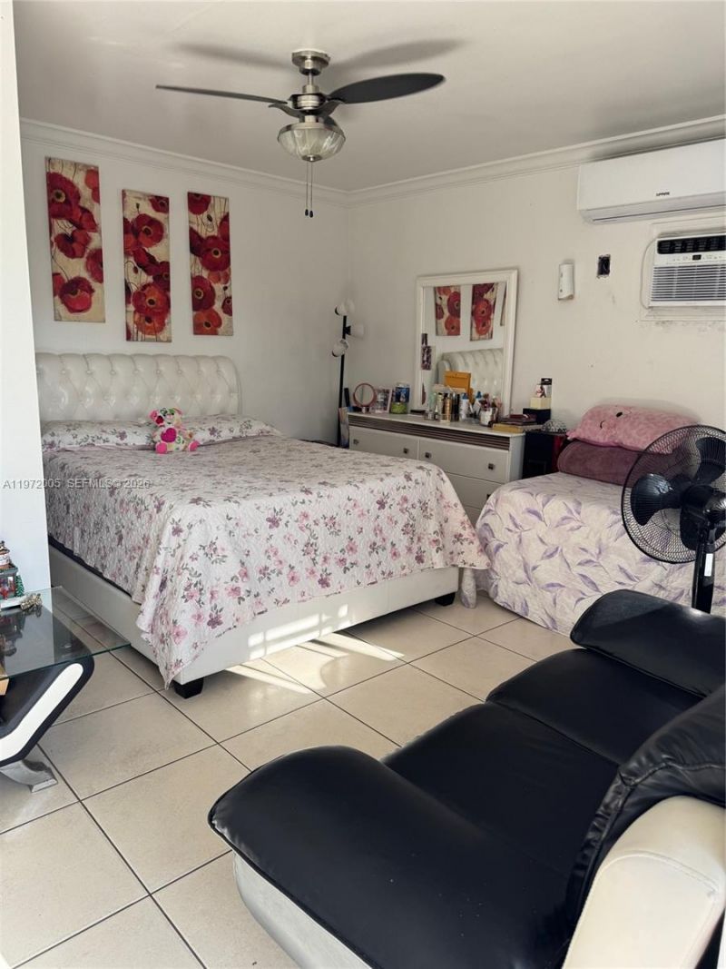 952 E 19th St , Hialeah, FL 33013 Photo