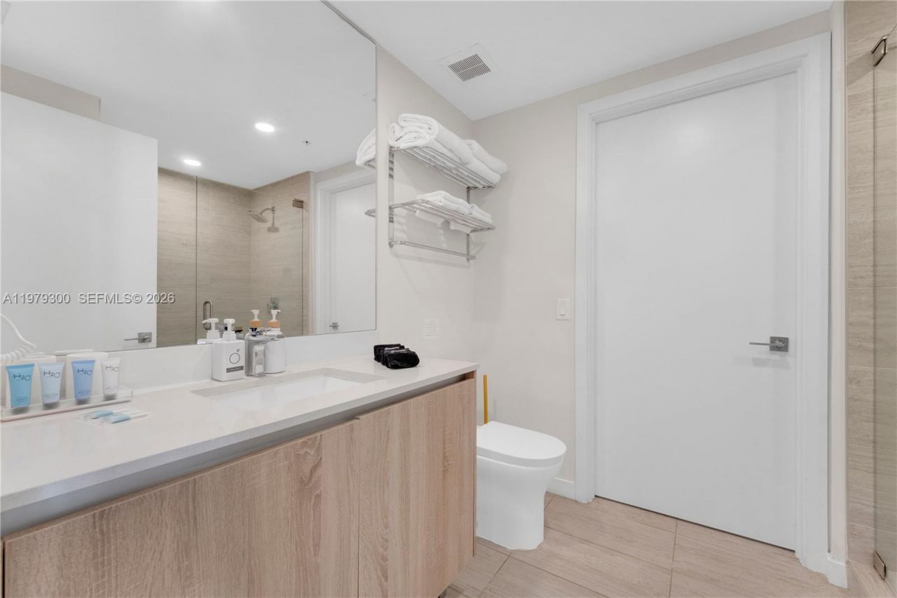 3900 Biscayne Blvd , Unit S-916, Miami, FL 33137 Photo