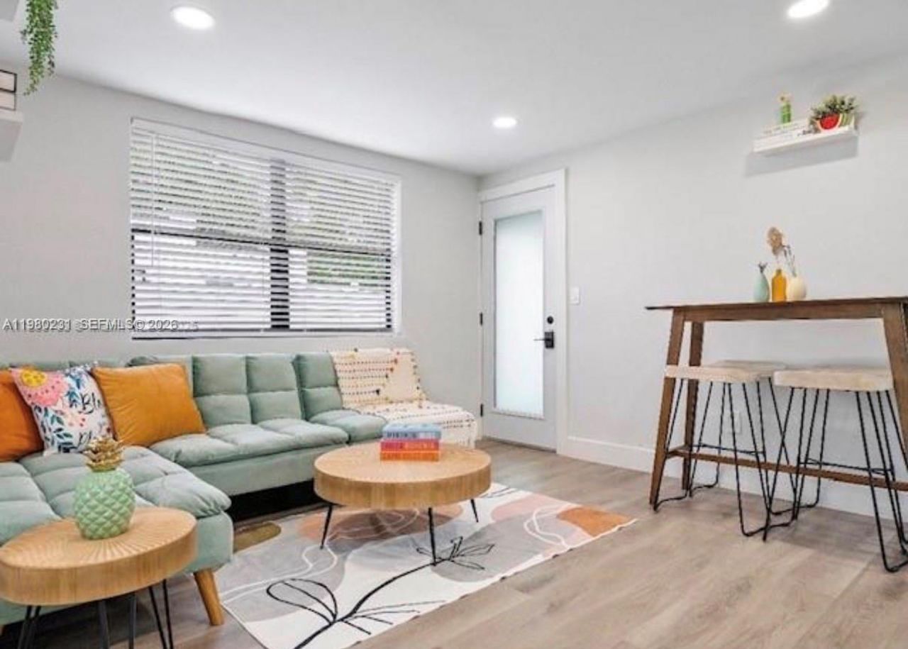 584 NW 30th St , Miami, FL 33127 Photo