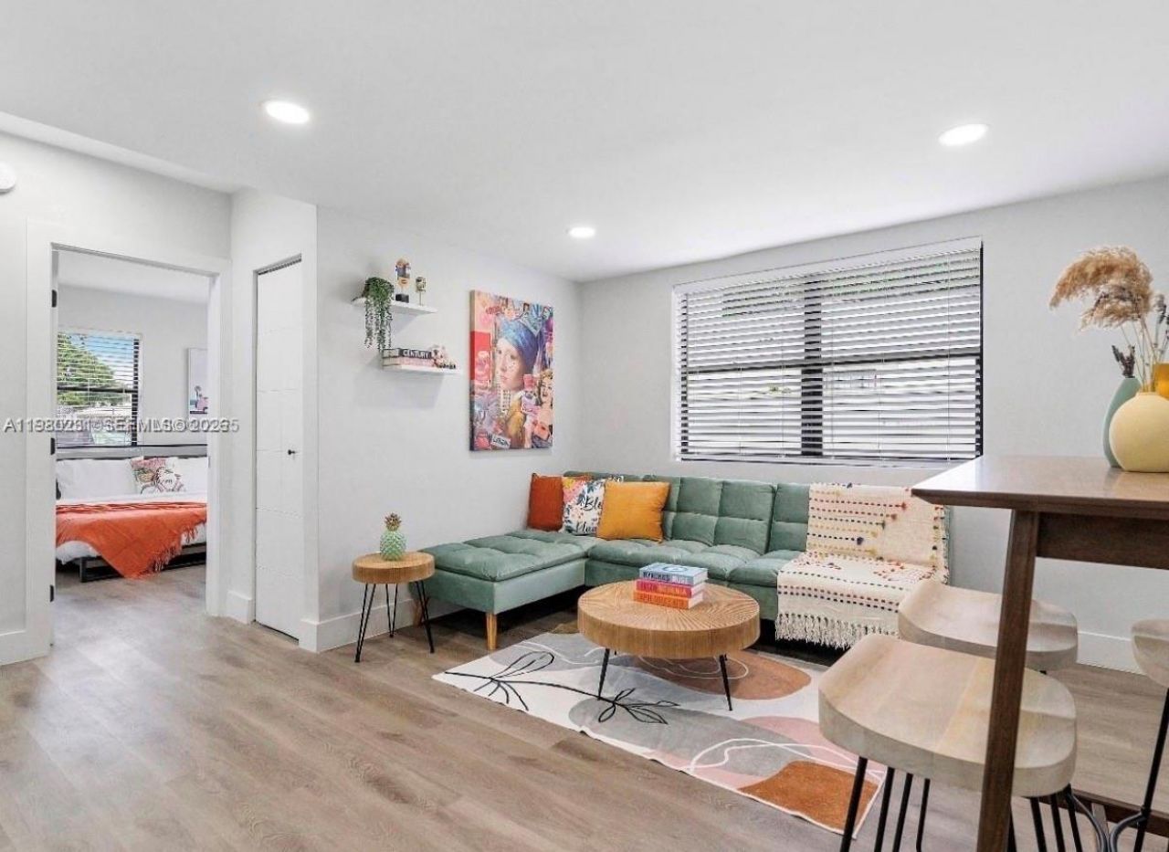 584 NW 30th St , Miami, FL 33127 Photo