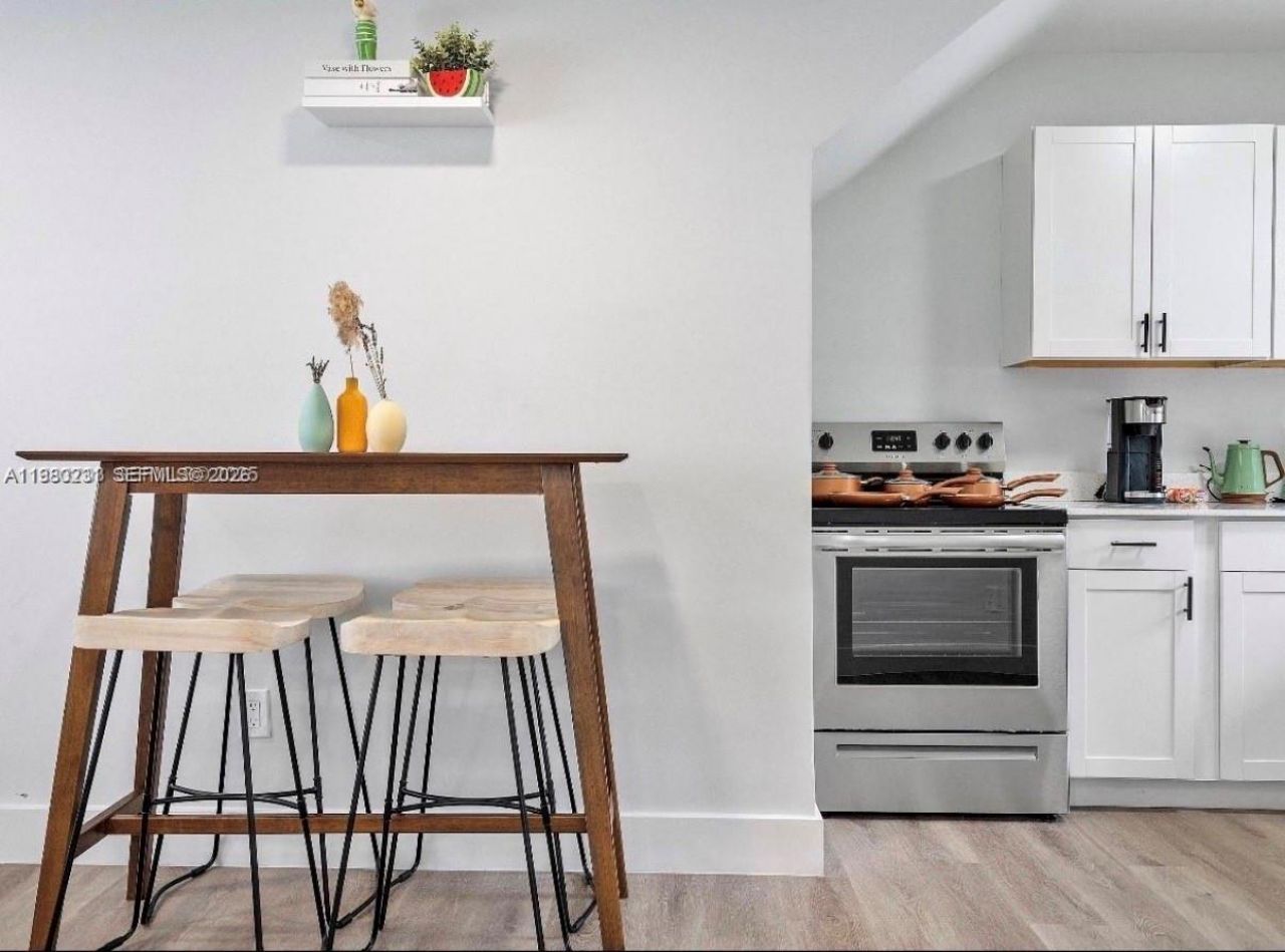 584 NW 30th St , Miami, FL 33127 Photo