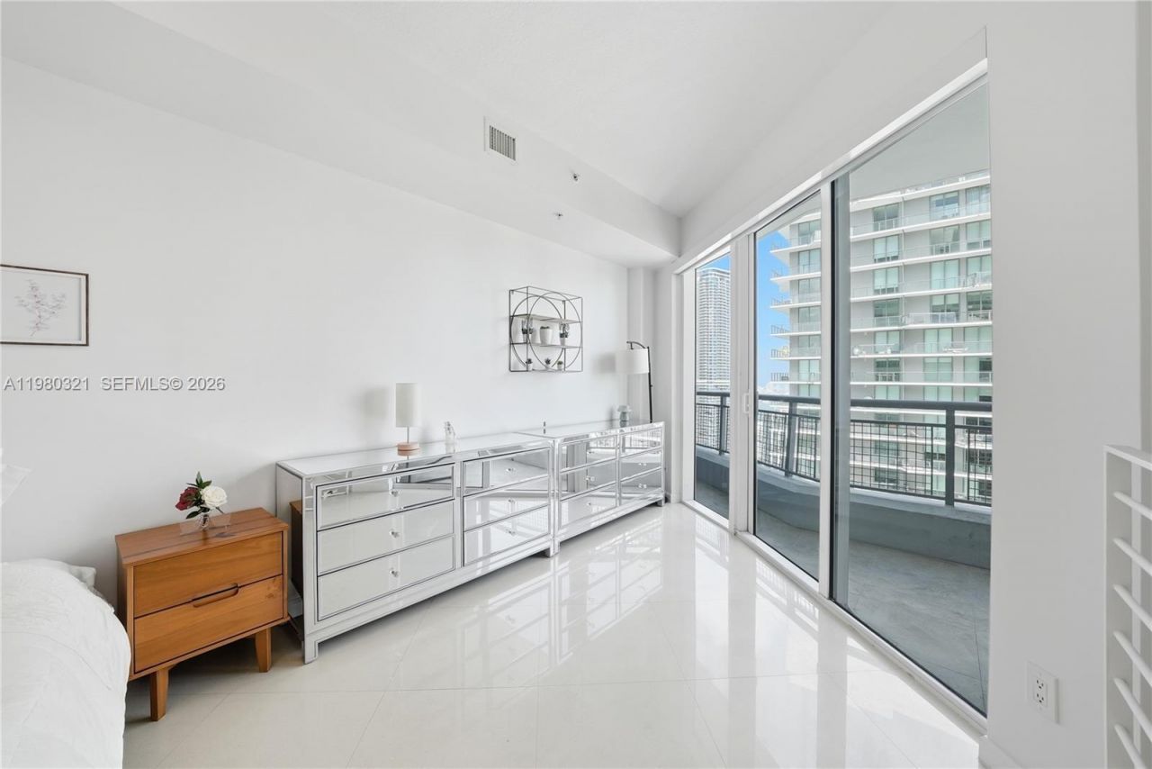 60 SW 13th St, Unit 4414, Miami, FL 33130 Photo