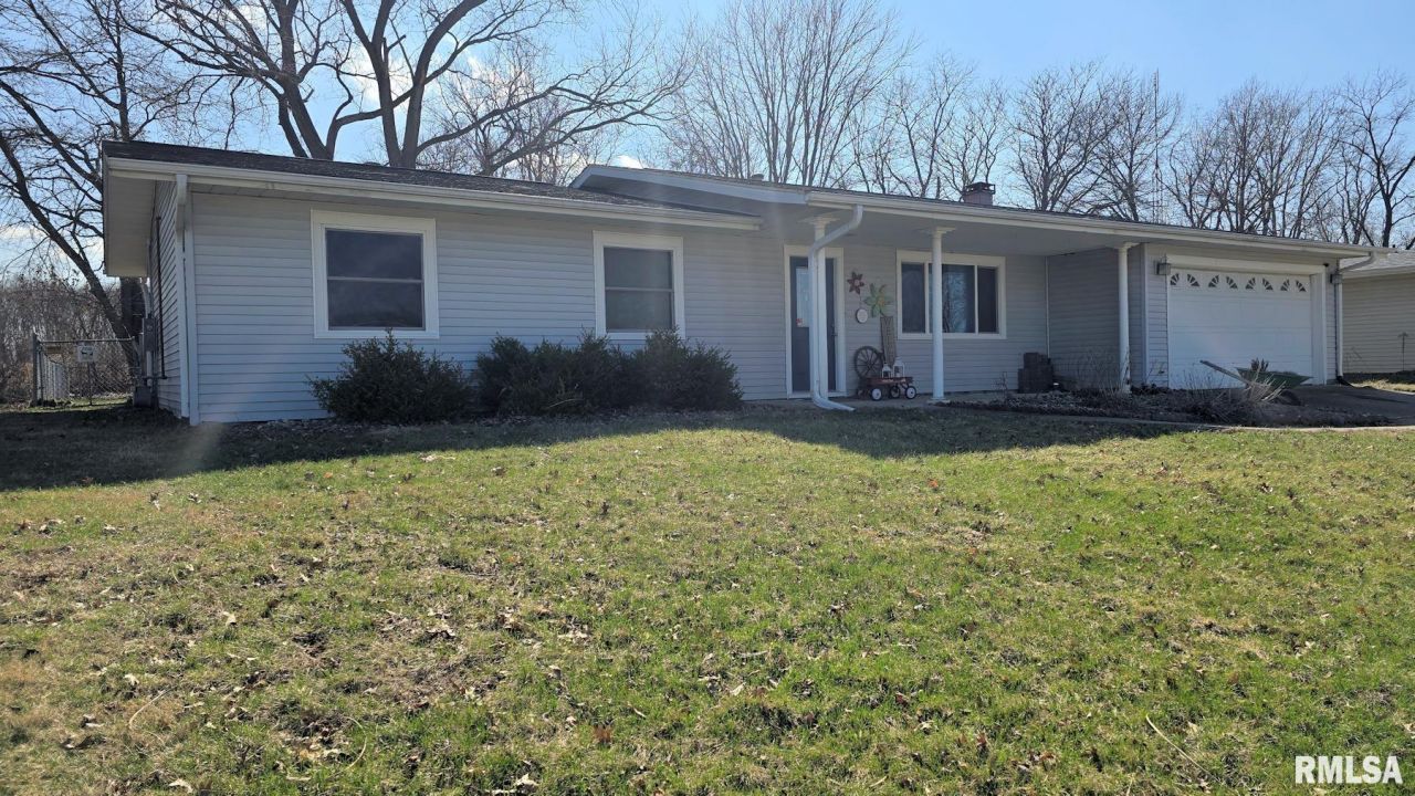 26 Woods Mill Road, Sherman, IL 62684 Main Photo