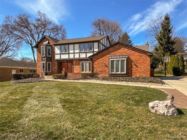 5363 Clearview Drive, Troy, MI 48098