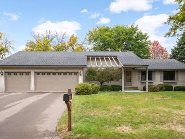 10700 Aquila Avenue S, Bloomington, MN 55438