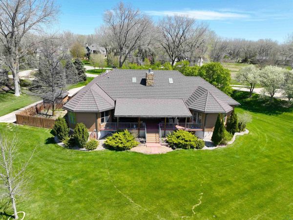 938 Spyglass Ct., Dakota Dunes, SD 57049