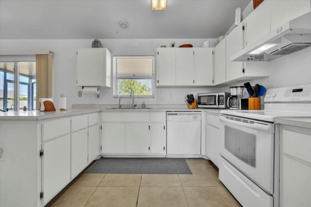 123 NW 9th Street, Cape Coral, FL 33993 Photo