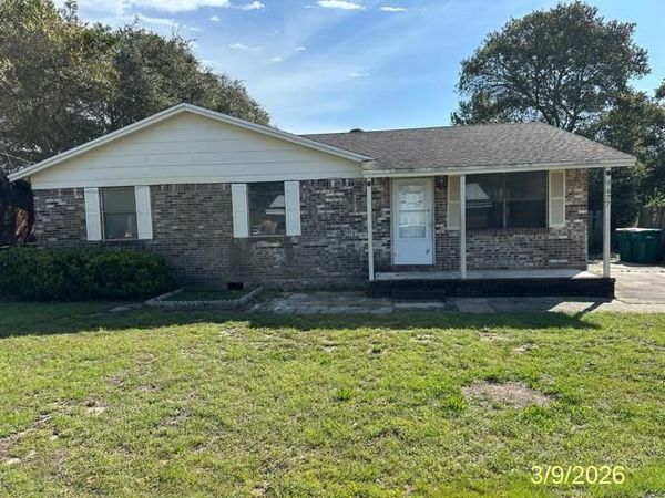 477 Aleta Avenue, Mary Esther, FL 32569