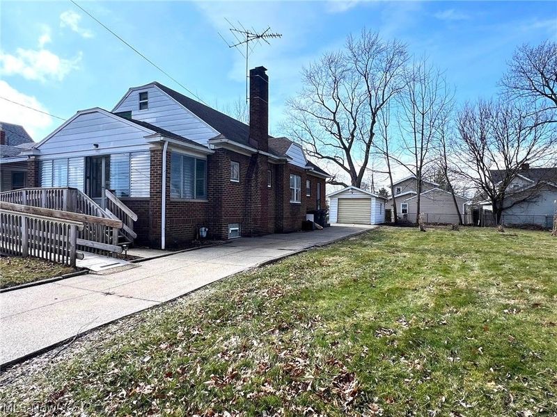 982 Dan Street , Akron, OH 44310 Photo 1