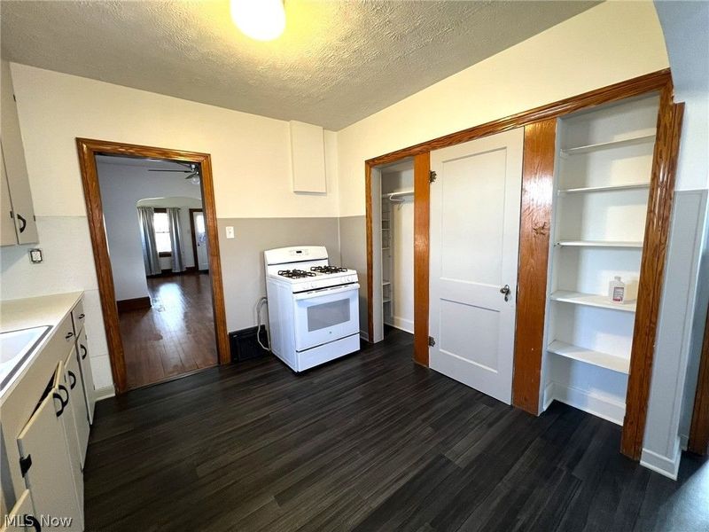 982 Dan Street , Akron, OH 44310 Photo 12