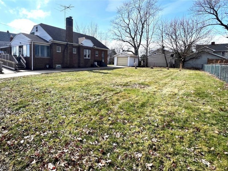 982 Dan Street , Akron, OH 44310 Photo 2