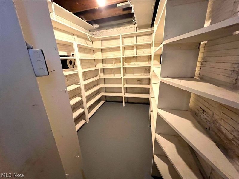 982 Dan Street , Akron, OH 44310 Photo 25