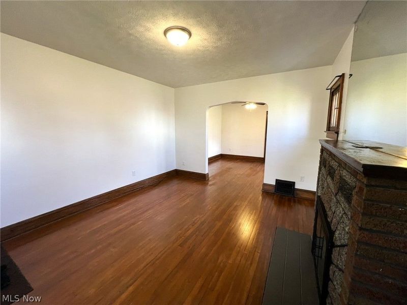 982 Dan Street , Akron, OH 44310 Photo 6