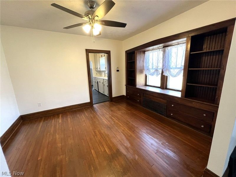 982 Dan Street , Akron, OH 44310 Photo 9