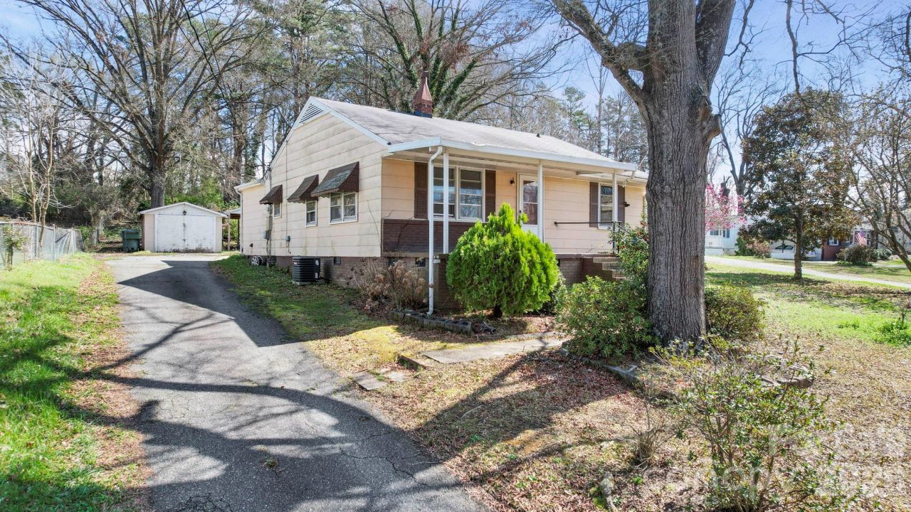 1644 Rankin Lake Road, Gastonia, NC 28054 Main Photo