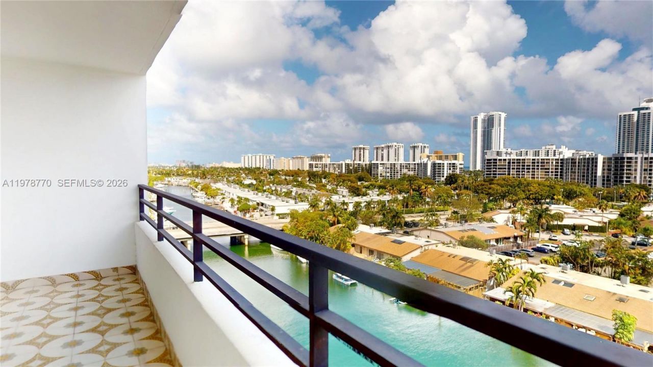 2500 Parkview Dr , Unit 902, Hallandale Beach, FL 33009 Photo