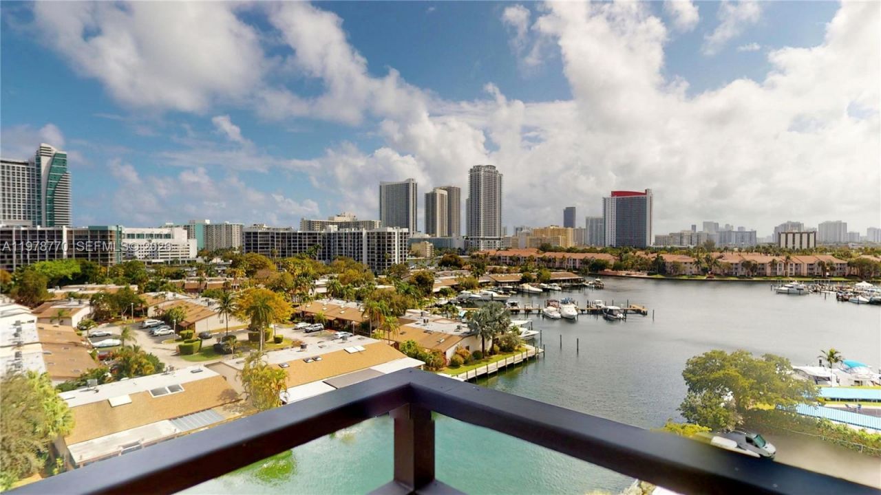 2500 Parkview Dr , Unit 902, Hallandale Beach, FL 33009 Photo