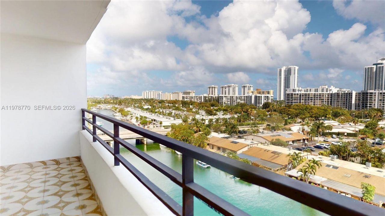 2500 Parkview Dr , Unit 902, Hallandale Beach, FL 33009 Photo