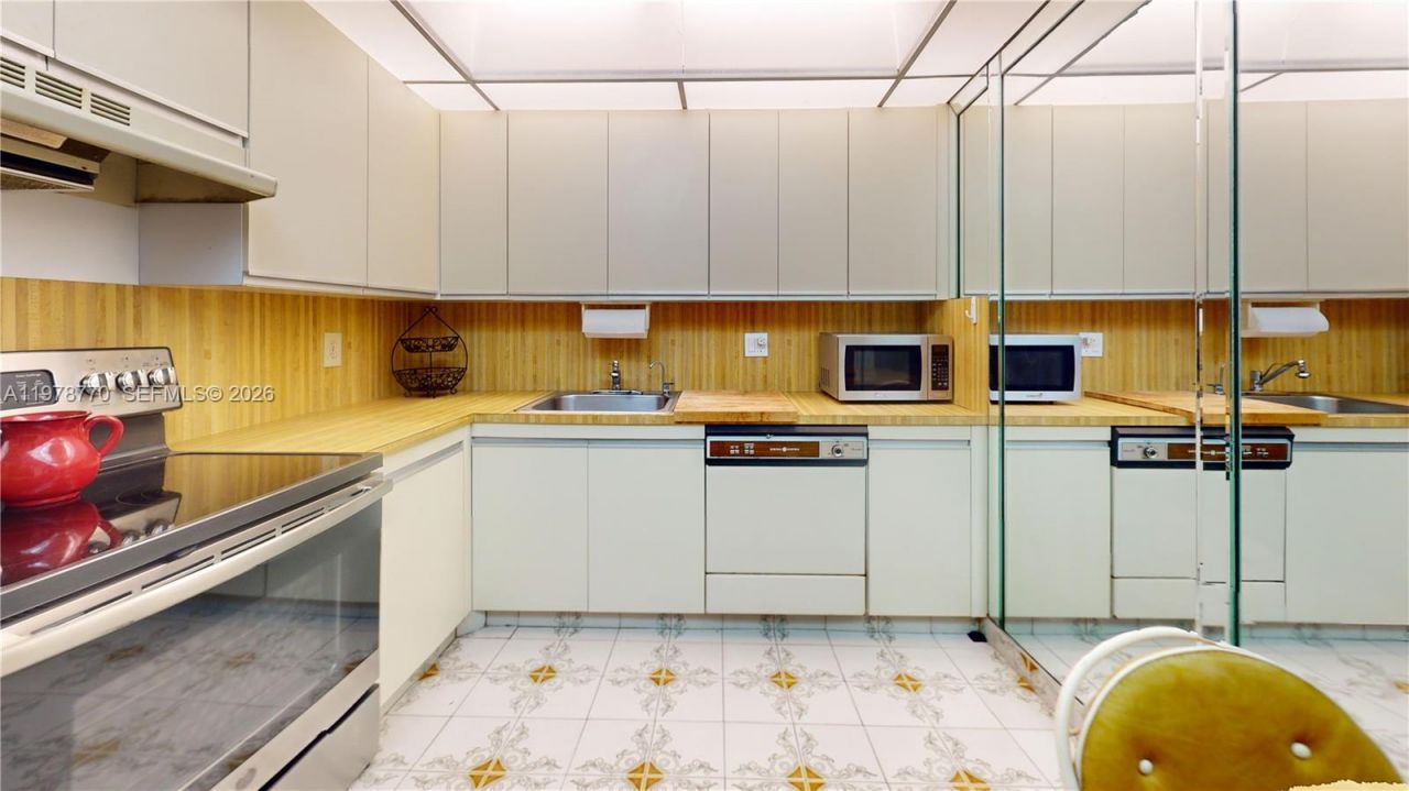 2500 Parkview Dr , Unit 902, Hallandale Beach, FL 33009 Photo