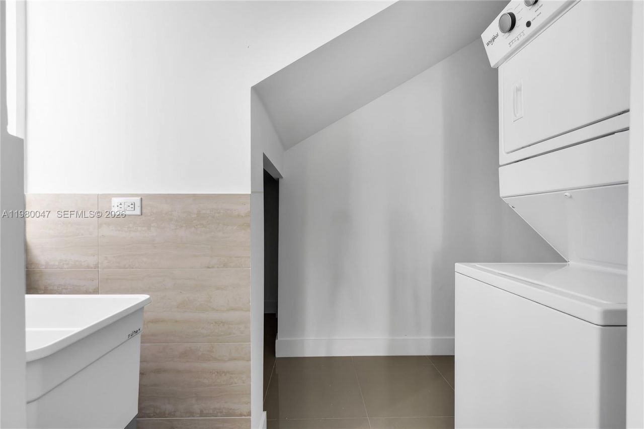 225 NW 40 Ct , Miami, FL 33126 Photo