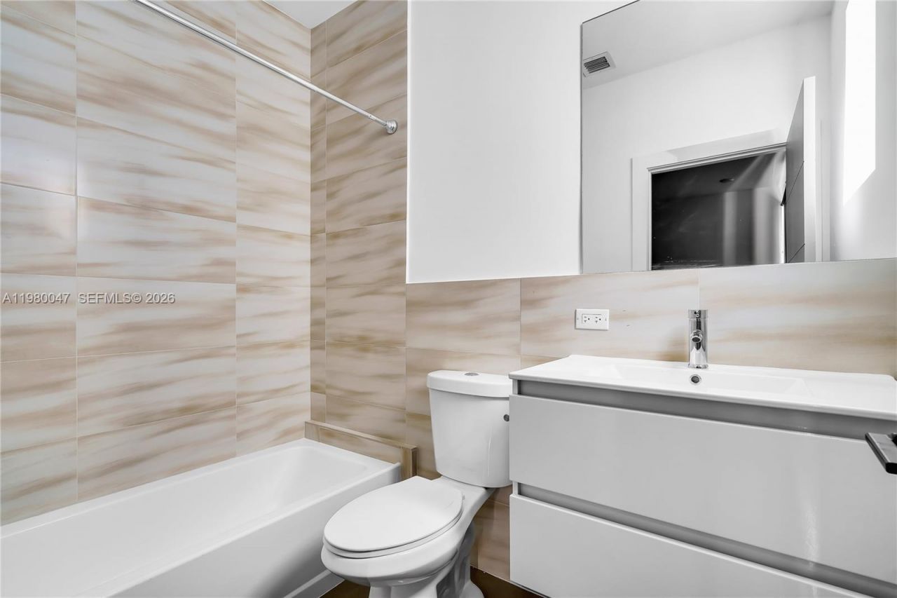 225 NW 40 Ct , Miami, FL 33126 Photo