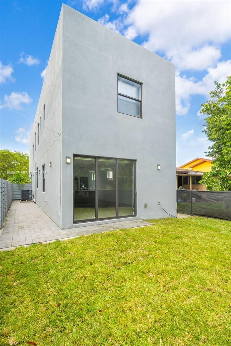 225 NW 40 Ct , Miami, FL 33126 Photo