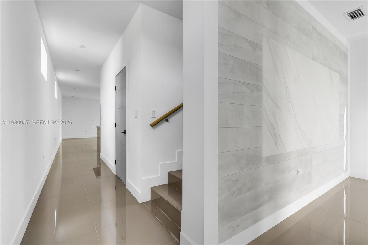 225 NW 40 Ct , Miami, FL 33126 Photo