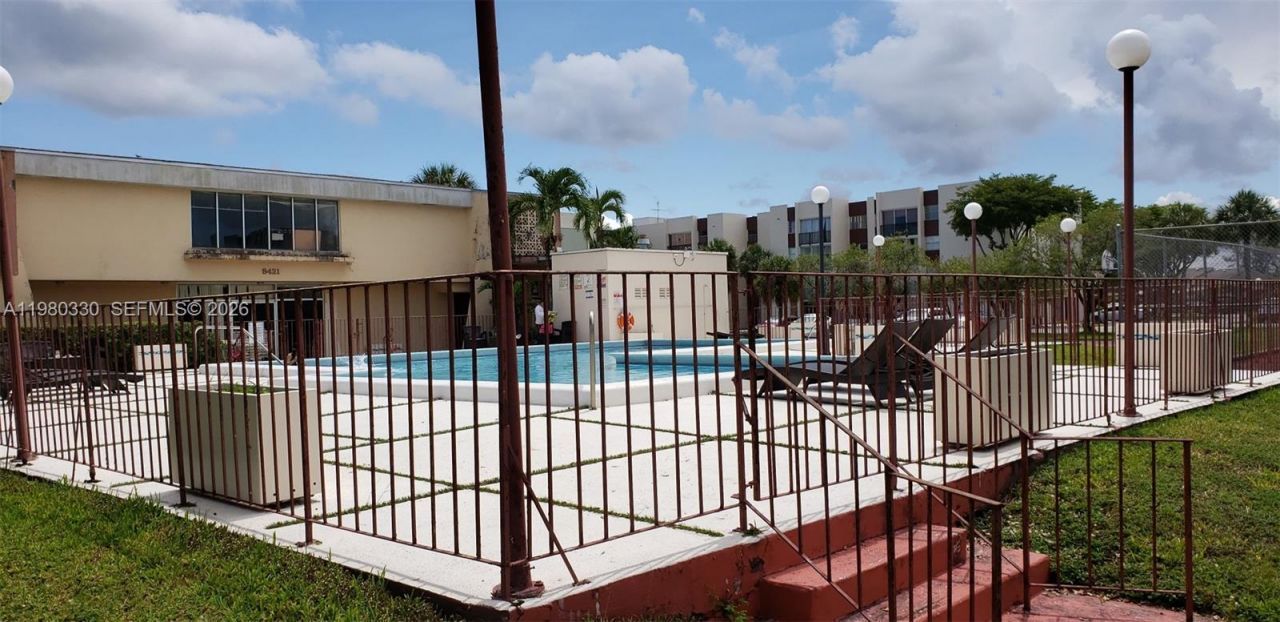 9441 SW 4th St , Unit 302, Miami, FL 33174 Photo