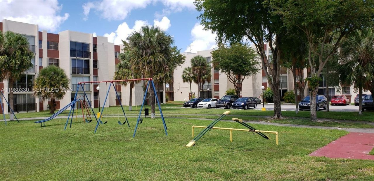 9441 SW 4th St , Unit 302, Miami, FL 33174 Photo