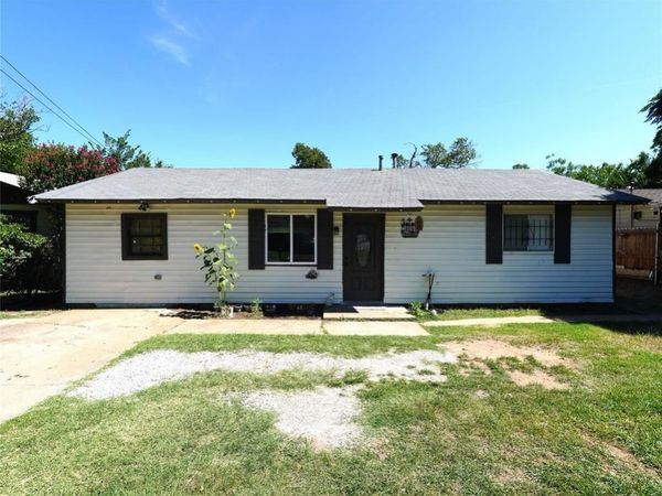 3931 Forbes Street , Fort Worth, TX 76105