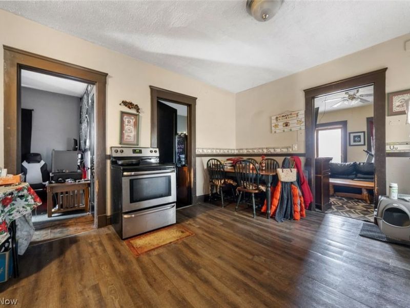 4302 Bridgeview Avenue , Newburgh Heights, OH 44105 Photo 10