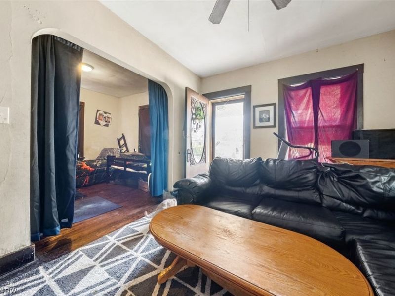 4302 Bridgeview Avenue , Newburgh Heights, OH 44105 Photo 6