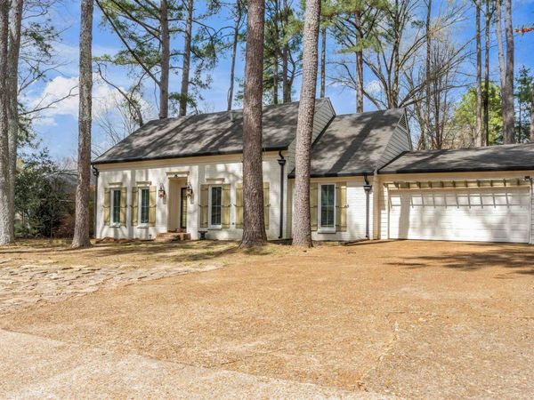 8050 FARMINGTON BLVD, Germantown, TN 38138