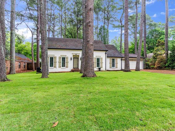 8050 FARMINGTON BLVD, Germantown, TN 38138