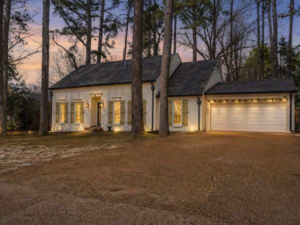 8050 FARMINGTON BLVD, Germantown, TN 38138