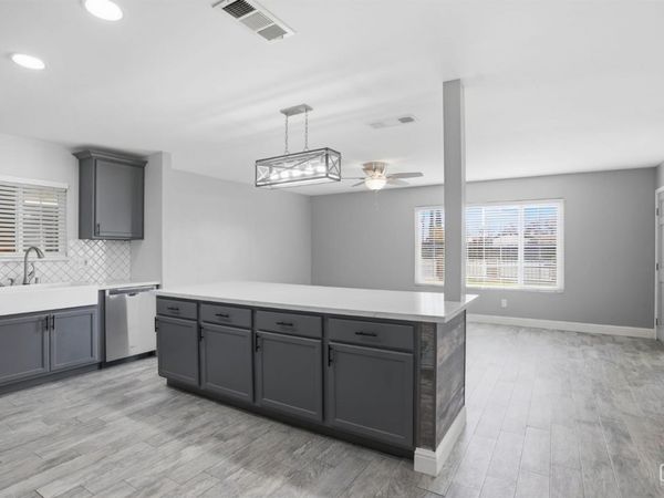 10500 Lonon Avenue, Bakersfield, CA 93312