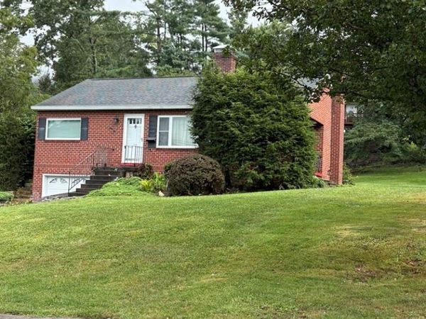 120 Springdale Ave, Bluefield, WV 24701